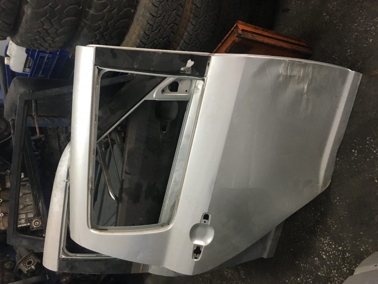 Suzuki Swift Sağ Arka Kapı