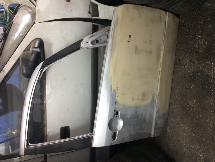 Suzuki SX4 Sağ Ön Kapı